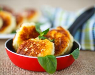 рецепт кукурузных оладий, рецепт приготовления кукурузных оладий, как приготовить кукурузные оладьи, состав кукурузных оладий, как приготовить кукурузные оладьи