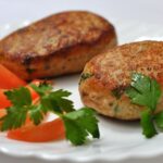 Рибні зрази з цибулею та яйцем