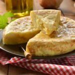 Омлет-суфле по-французьки з шинкою й пармезаном