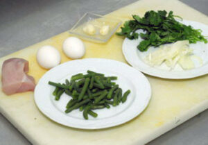 Бурани из курицы со спаржевой фасолью