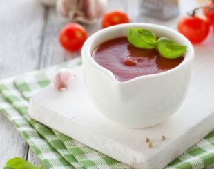 домашний кетчуп, домашний кетчуп рецепт, как приготовить кетчуп в домашних условиях, рецепты кетчупа в домашних условиях, рецепты кетчупа на зиму, домашний кетчуп без уксуса, домашний кетчуп с алычой, домашний кетчуп с яблоками