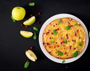 пирог из яблок и печенья