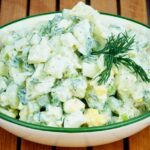 Салат з куркою та огірками