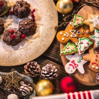 меню на новый год 2019, что приготовить для детей на новый год 2019, меню на новый год для детей, детское меню на новый год, праздничное детское меню, бутерброд дерево, поросенок из яиц, салат мимоза для детей, шоколадные батончики с нугой и карамелью, имбирные человечки