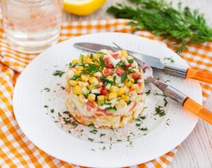 рецепт салата из крабовых палочек и мивины, рецепт приготовления салата из крабовых палочек и мивины, как приготовить салат из крабовых палочек и мивины, состав салата из крабовых палочек и мивины, как приготовить салат из крабовых палочек и мивины