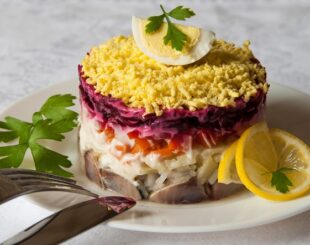 рецепт сельди под шубой с яйцом, рецепт приготовления сельди под шубой с яйцом, как приготовить сельдь под шубой с яйцом, состав сельди под шубой с яйцом, как приготовить сельдь под шубой с яйцом