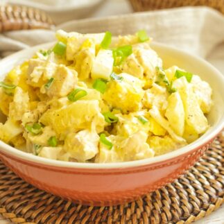 Салат з ананасом і куркою рецепт