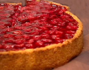 Вишневий тарт з заварним кремом