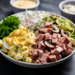Салат із шинкою та шампіньйонами