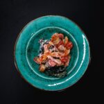 Салат Цезар з мангольдом – рецепт від Євгена Клопотенка