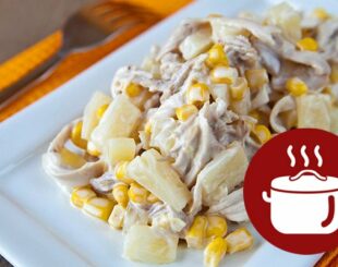 Святковий салат з куркою і ананасом