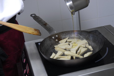 как приготовить салат цезарь без мяса шаг 10