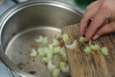 рецепт пошагово кролика тушеного в сливках с овощами шаг 6