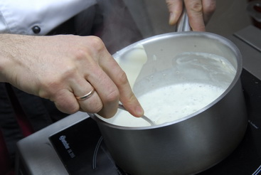 как приготовить салат цезарь без мяса шаг 6